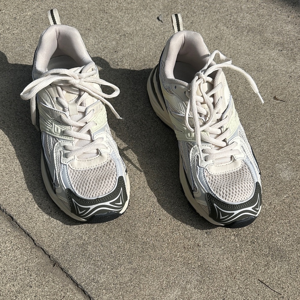 Women's Cream and Green Sneakers - Picture 2 of 13